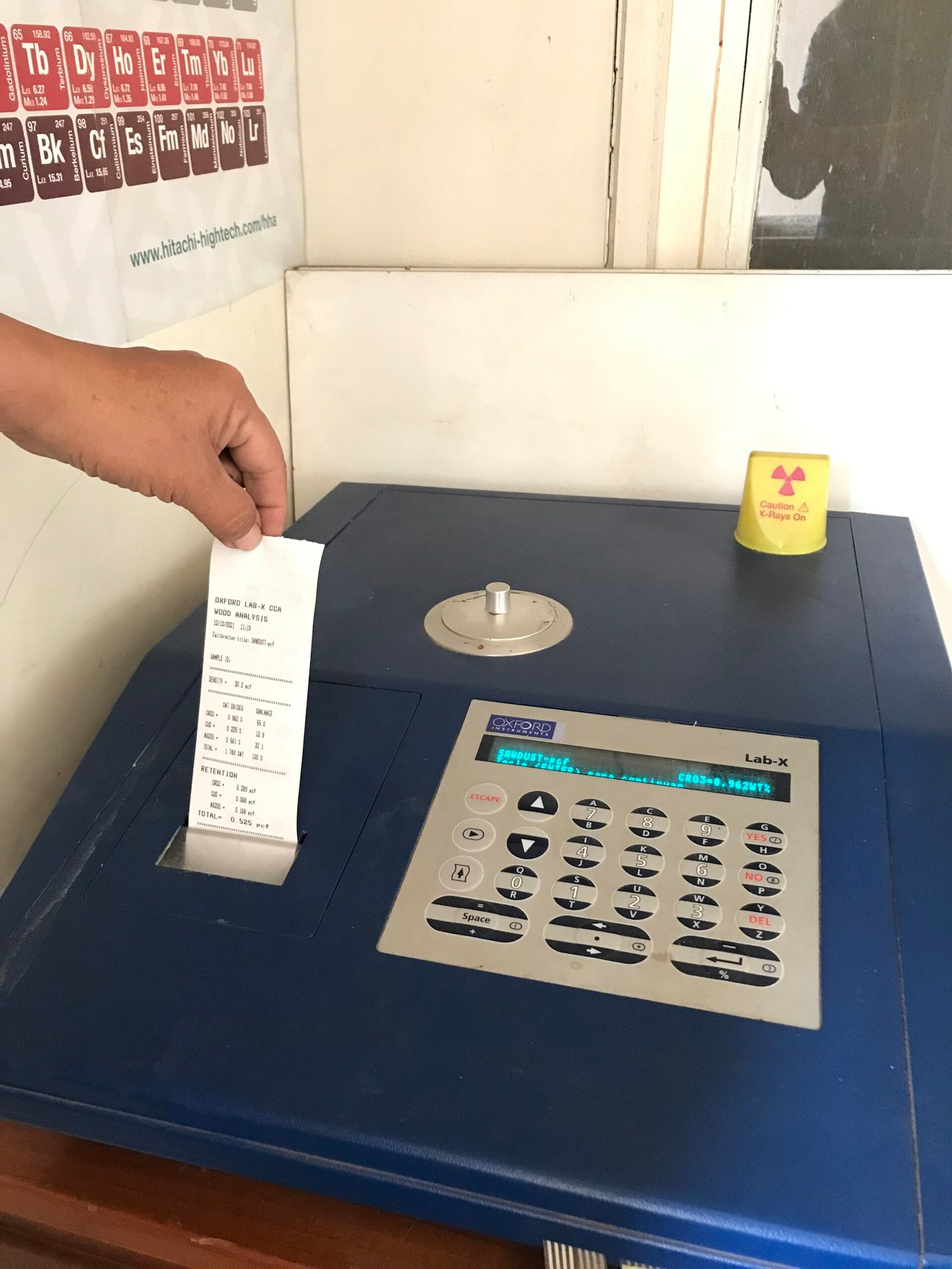 Inspección de postes cilíndricos en planta